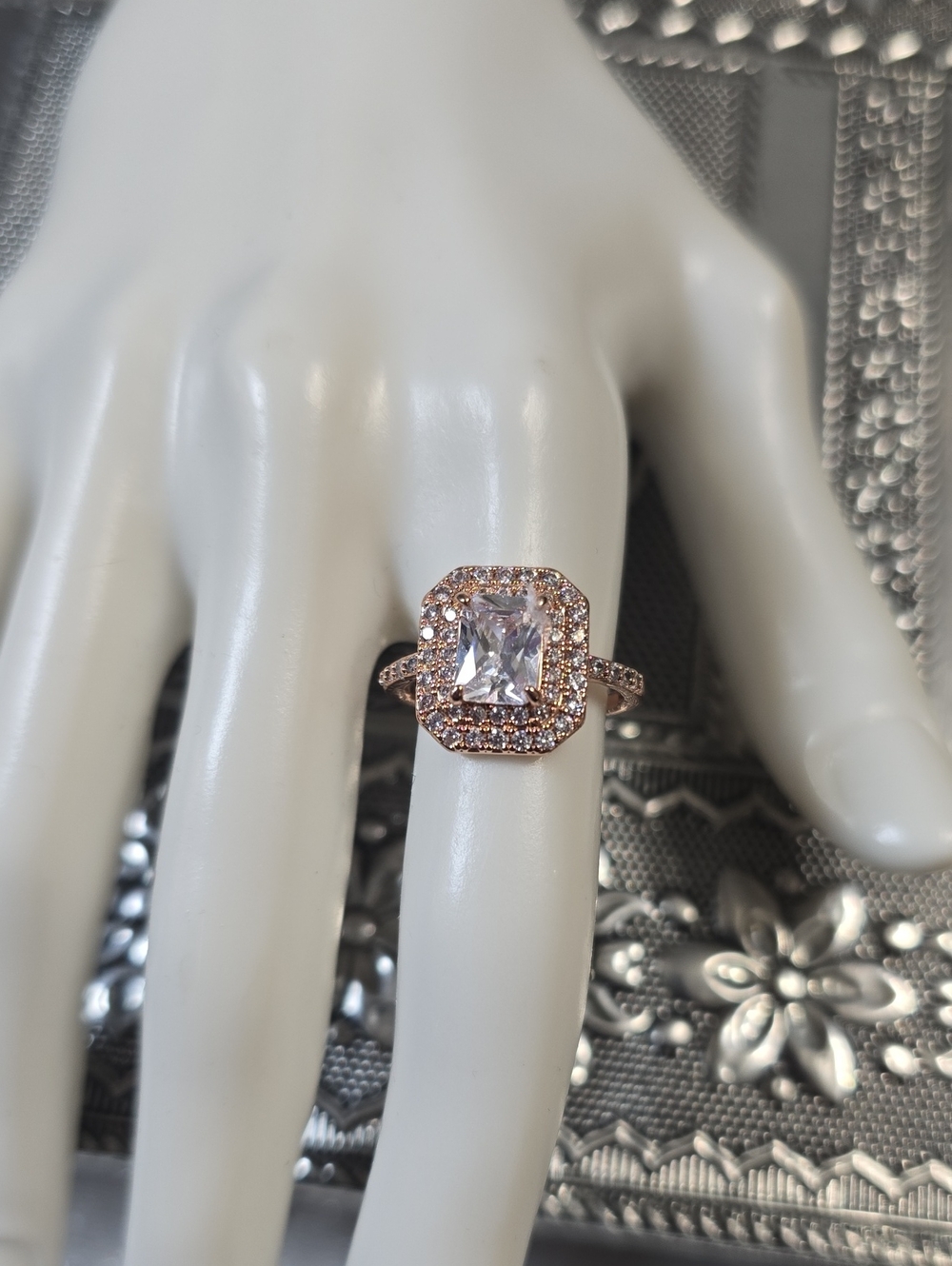 Bomb Party Rose Gold Halo Cushion-Cut Cubic Zirconia Ring Size 7
